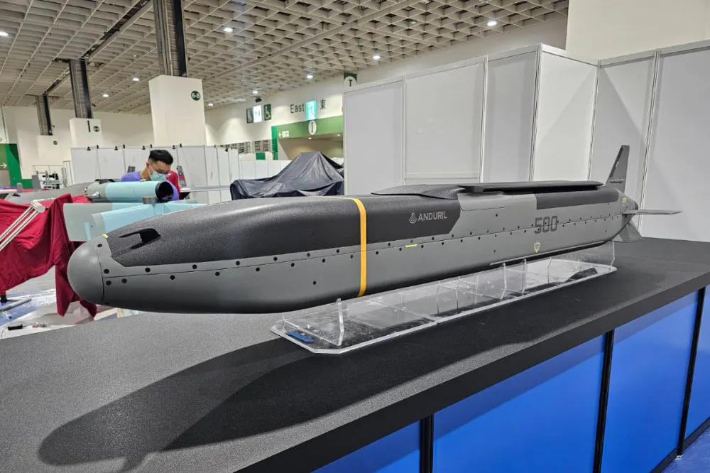 【2025台北航太展】美商Anduril梭魚500巡弋飛彈　銅斑蛇M類魚雷亮相