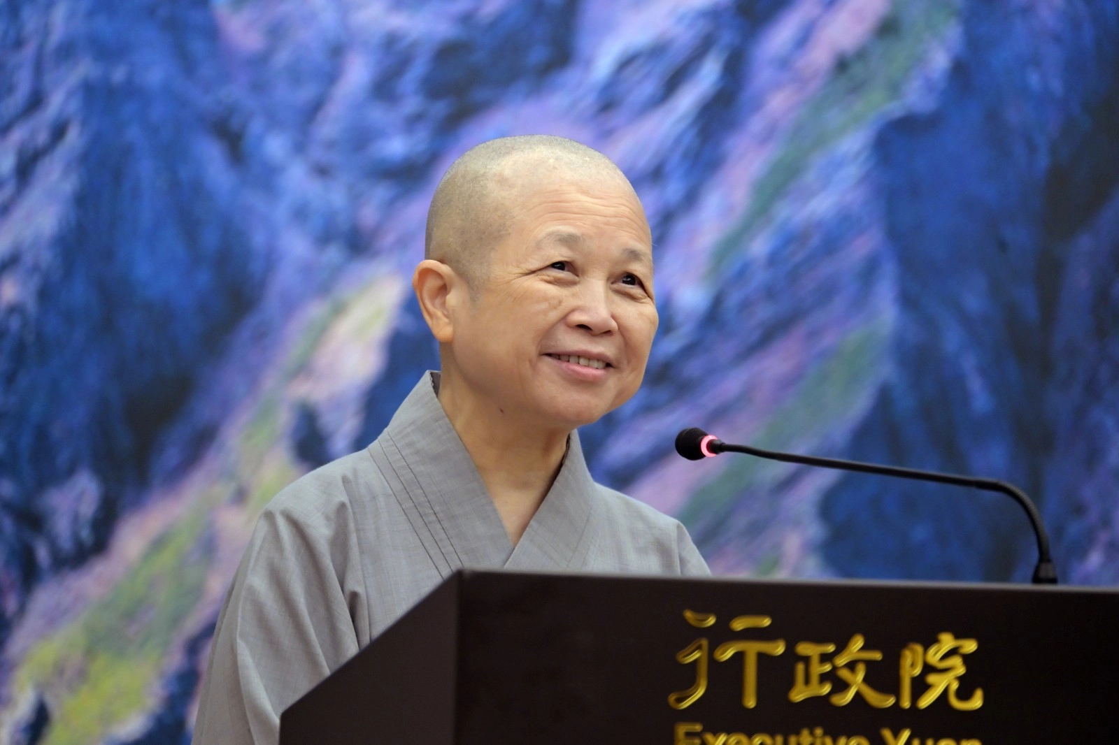 釋昭慧稱月薪14萬「何需供養」　他發文質疑：日常開銷錢從哪來？