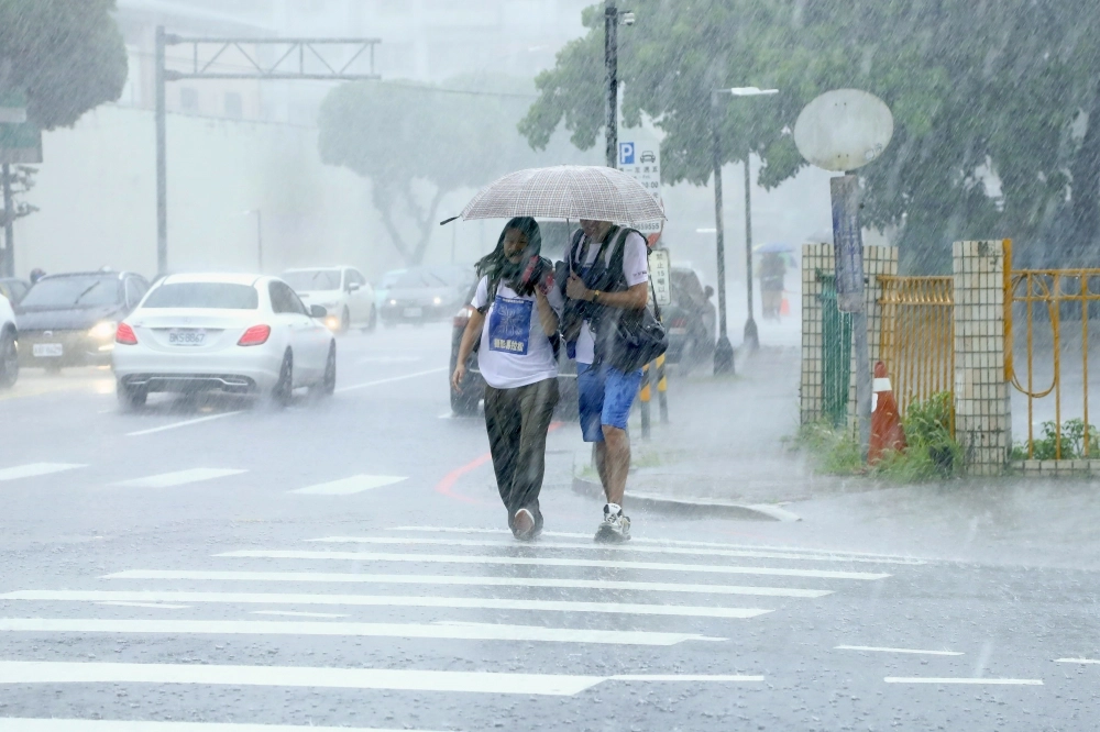 全台颱風假一覽　高雄市率先宣布3地明日停班課