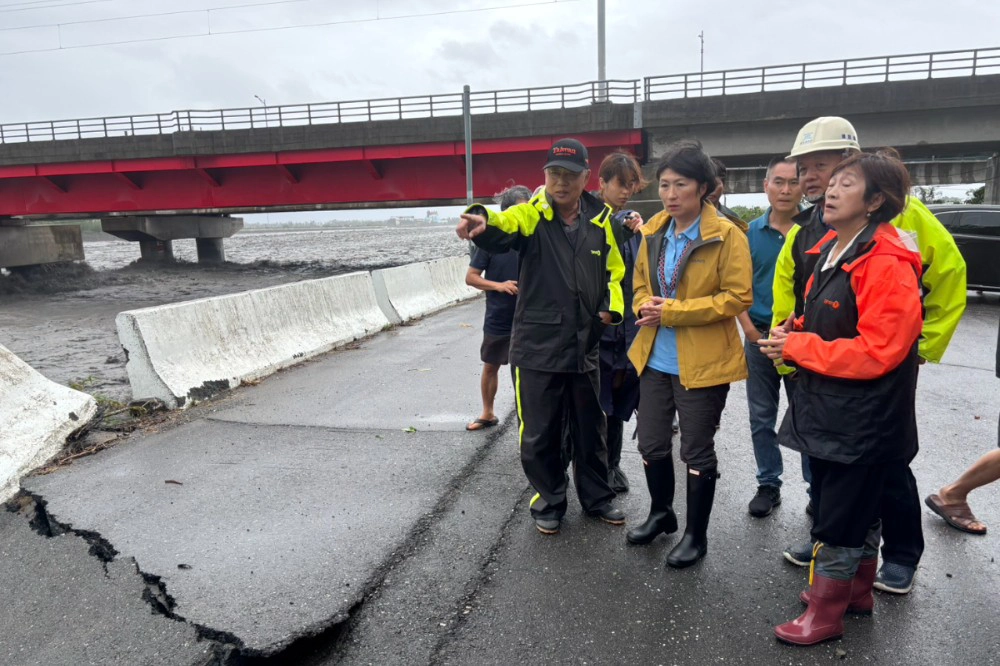 馬太鞍溪堰塞湖溢流沖毀花蓮　雙北、台東首長聲援救災
