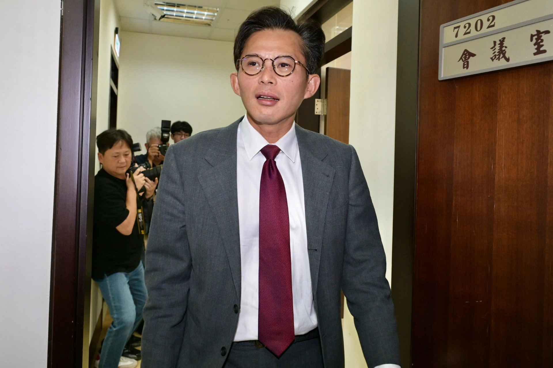 黃國昌否認神隱　提「狗仔風波」嗆：謝幸恩離職是中央社損失 -- 上報