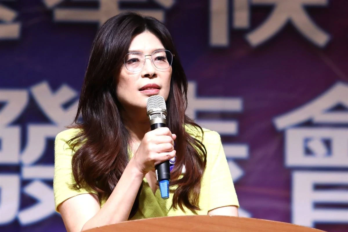 黃建豪質疑「履歷蒼白、沒贏過」 鄭麗文籲:黨內選舉應是君子之爭 -- 上報