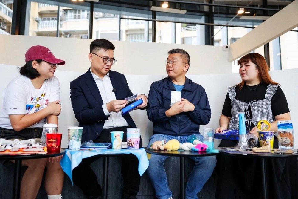 南下同框體驗追星文化　蔡其昌讚賴瑞隆城市行銷人才 -- 上報