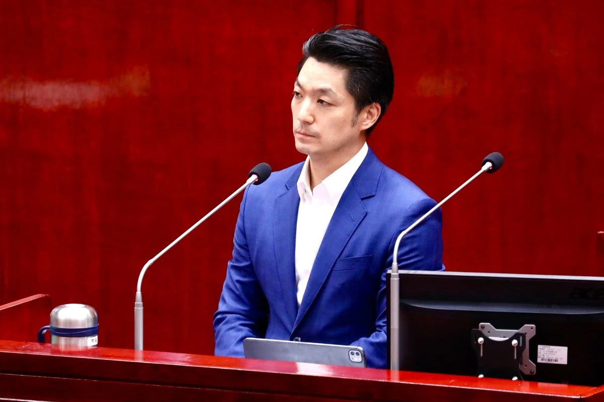 台北下到紫爆沒放假　蔣萬安臉書遭上萬網友「怒」灌爆 -- 上報