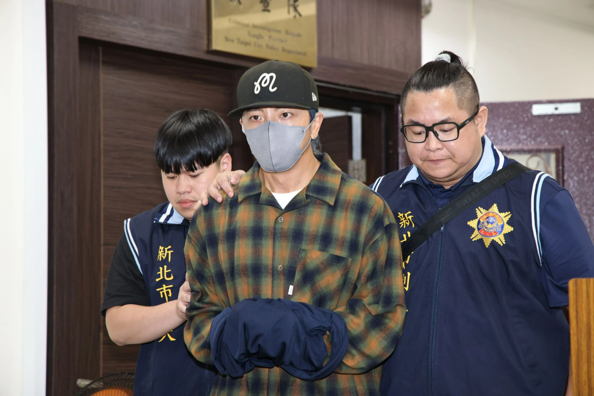 坤達認花30萬買假病歷閃兵 50萬交保後道歉:讓很多人失望了 -- 上報