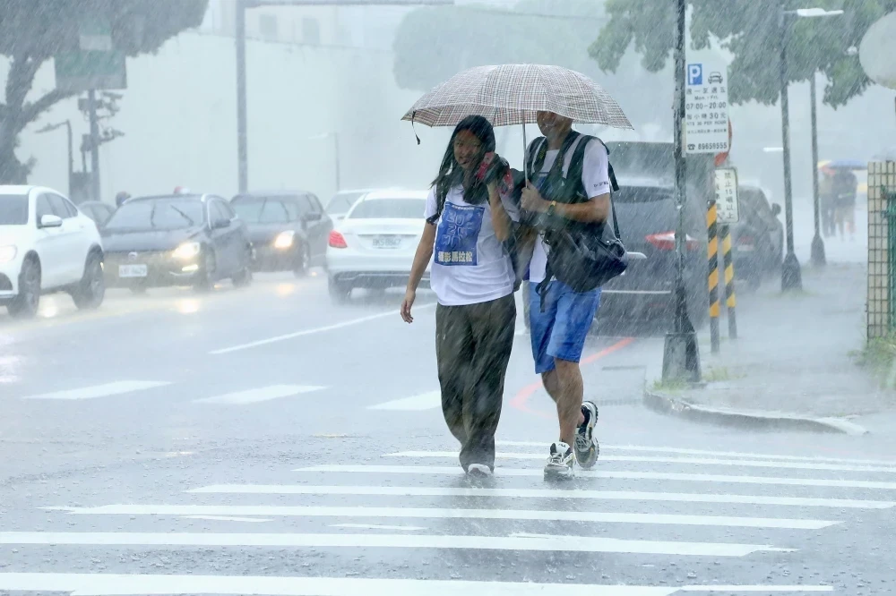 東北季風繼續發威!北部、東部不只下雨還變冷 氣象署:恐下探21度 -- 上報
