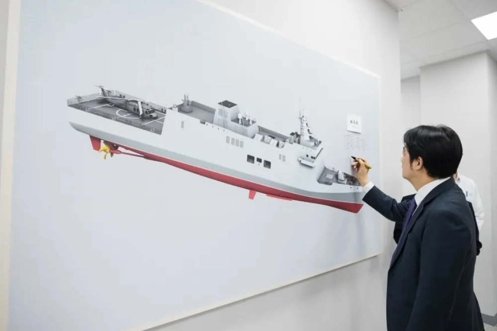 原先「震海計劃」預算改為新型輕巡艦,讓海弓三與雄二E的案子暫時擱置。(資歷照片)