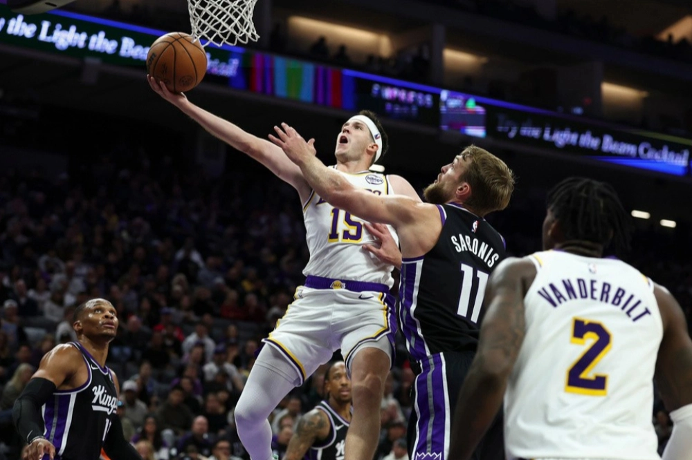 【NBA】唐西奇因傷休戰 里弗斯狂飆51分「準大三元」帶湖人擊敗國王 -- 上報