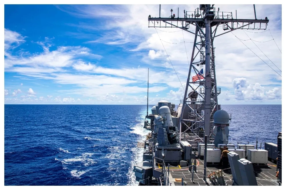 拉赫曼認為,台灣位於第一島鏈中央,有助遏制中國海軍主宰太平洋。(取自第7艦隊X平台)