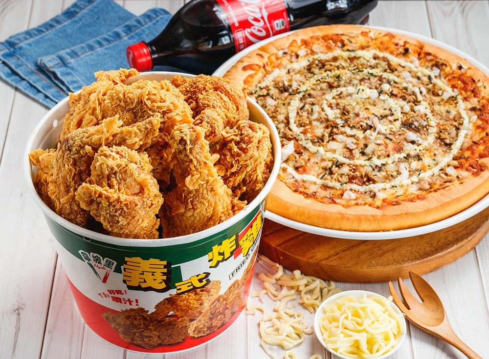 大披薩與六塊炸雞優惠價只要 199 元。（三商餐飲提供）