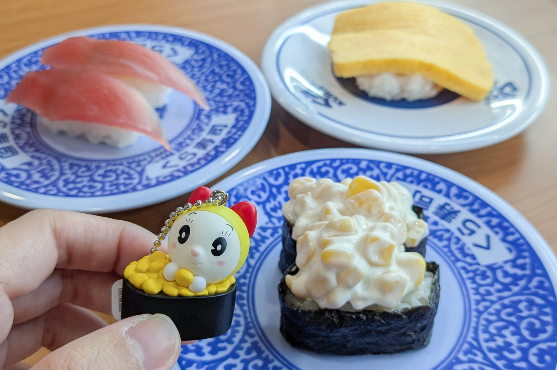 哆啦美公仔也結合壽司元素。(邱家琳攝)