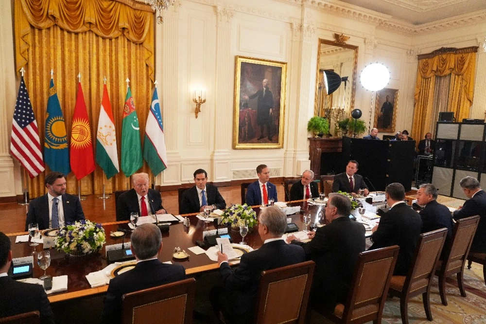 川普在白宮召開中亞五國峰會,這是美國自冷戰後首次和該區進行如此高層次會晤。(美聯社)