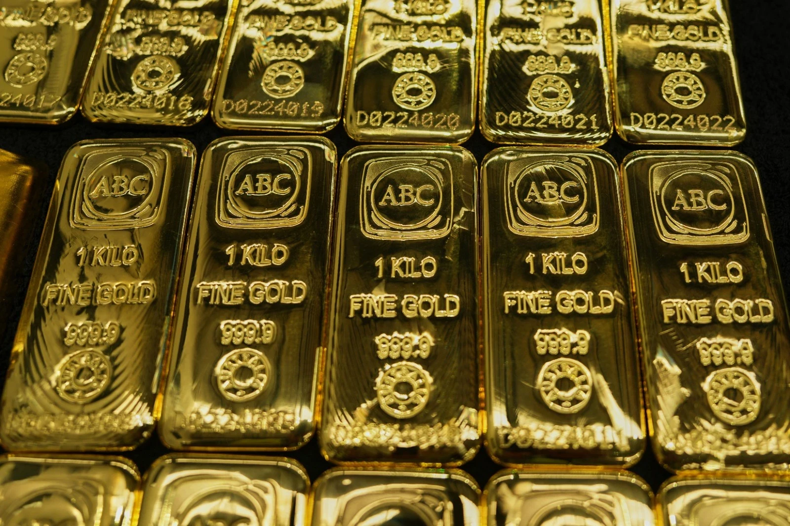 中國秘密買黃金助推金價創新高靠3黑箱囤金術防川普生氣-- 上報/ 國際