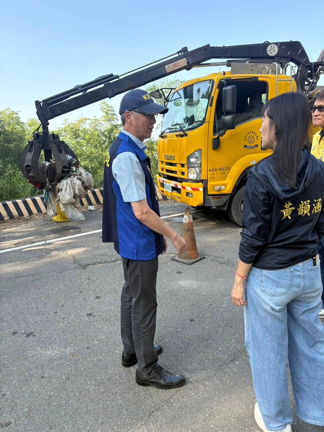 由於該廢棄物有高機率從外縣市輸入，環保局目前正在追查始末。（擷取自黃韻涵臉書）