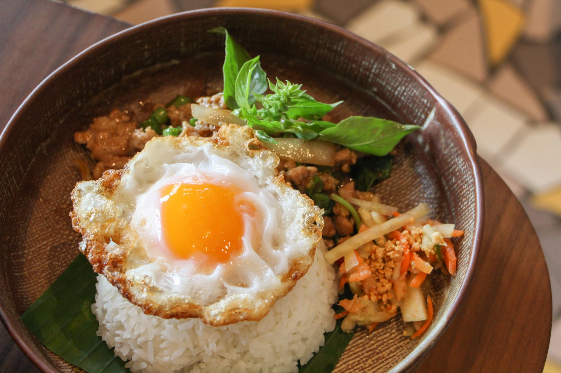 暹羅打拋香飯 280 元。(邱家琳攝)