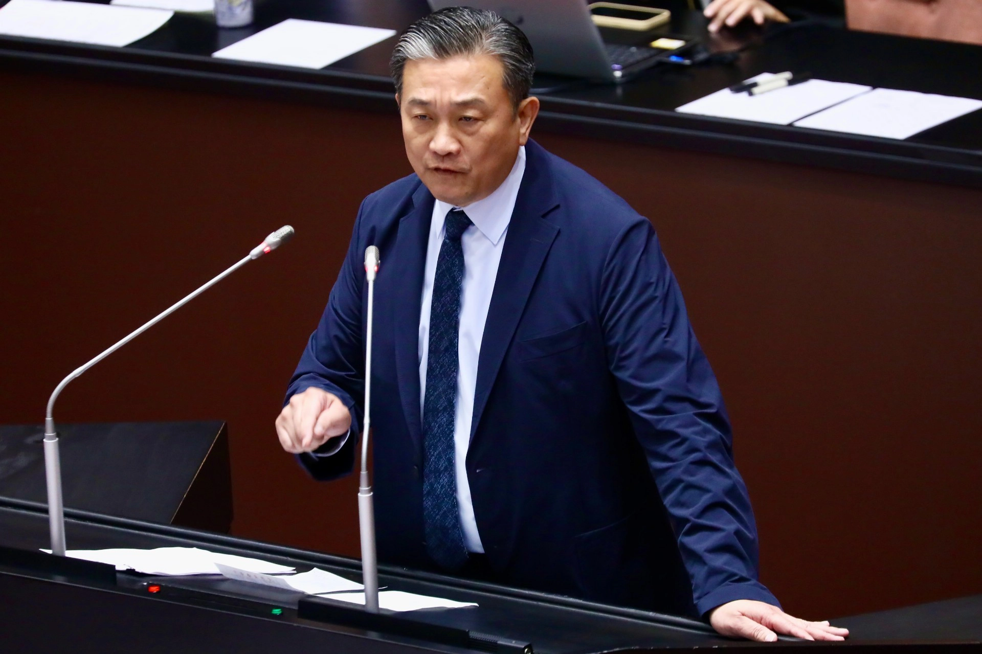 民進黨立委王定宇批，無人機反制系統當然該買，但若未考量不同單位需求、環境限制，思考先進需求與可擴充性，「這樣單一規格、落伍規格的採購方式，不僅預算可能會形同丟在水裡，更嚴重的防禦力也無法及時提升」！（資料照片／王侑聖攝）