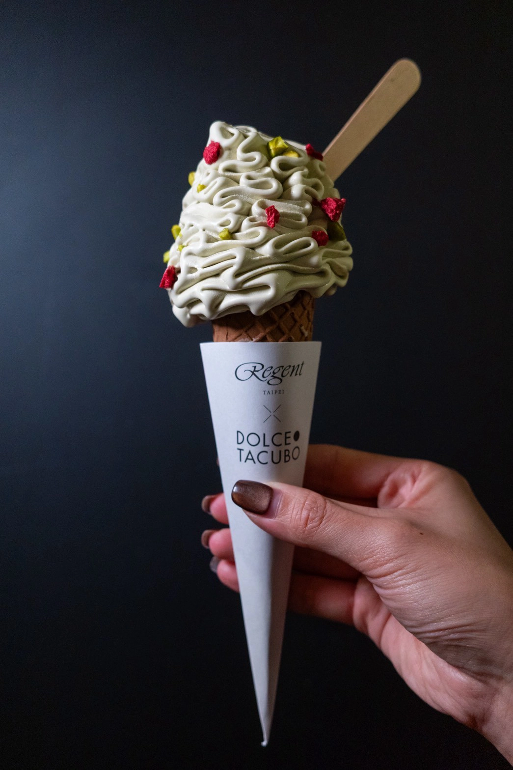 12 月霜淇淋買一送一優惠、販售門市】全家兩支特價 59 元、7-11 買1 送1 等12 家霜淇淋推薦-- 上報/ 生活