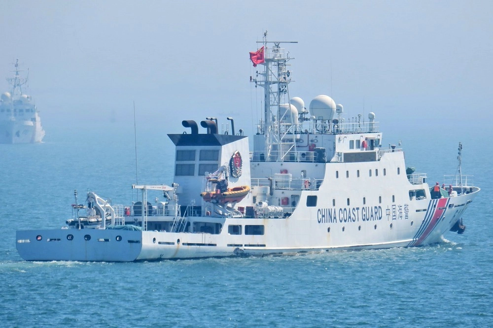 中國海警艦在釣魚台周邊發動相關灰色地帶騷擾。（資料照片）