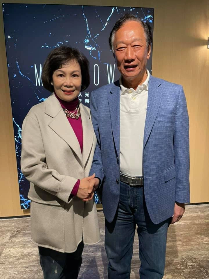 盛傳郭台銘也想邀陳嫦芬搭檔選總統。(取自郭台銘臉書)