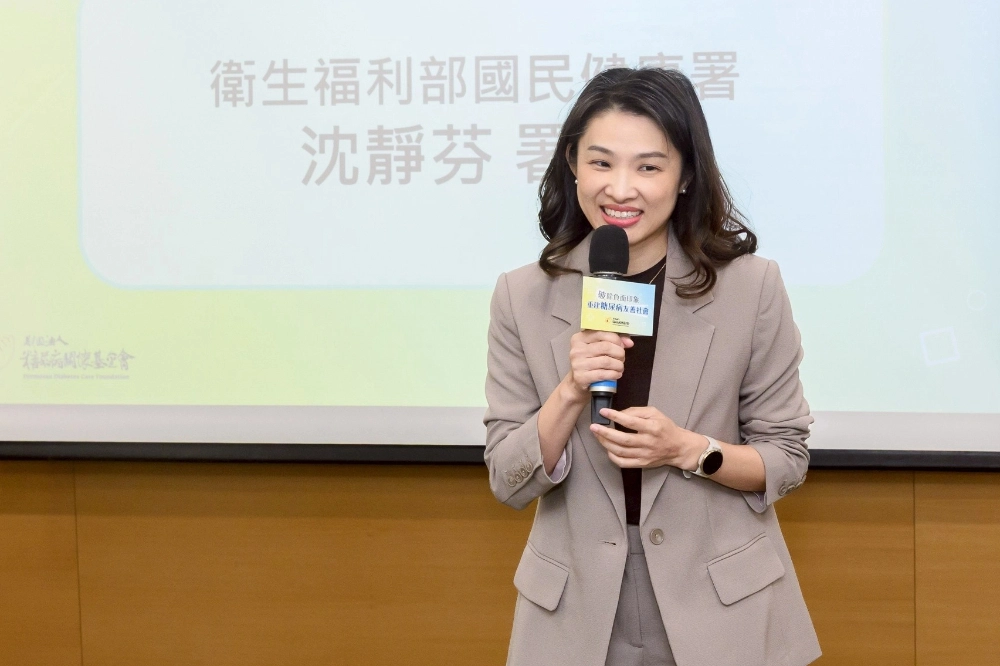 衛生福利部國民健康署沈靜芬署長表示,糖友其實常見於生活周遭,過去臨床中也曾看見孩童因害怕同儕眼光而不敢打針。推動糖尿病友善社會、消除負面印象,將是國健署持續努力的方向。(糖尿病關懷基金會提供)