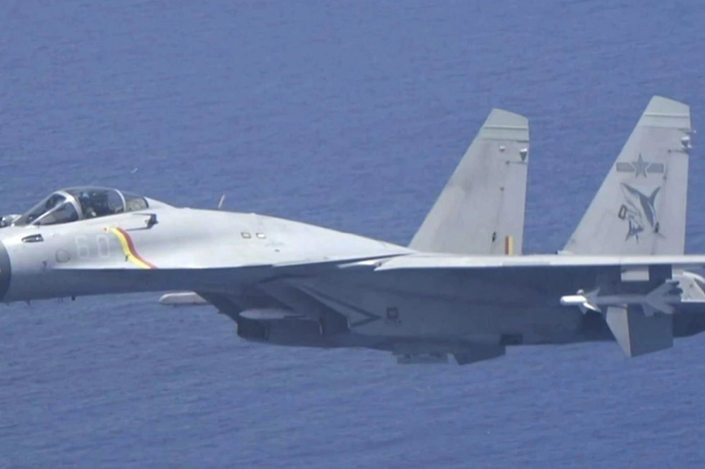 中國戰機在沖繩外海向日本戰機進行火控雷達鎖定,無論是蓄意或失控,實已對日本釋出「臨戰訊號」。(資料照片/美聯社)