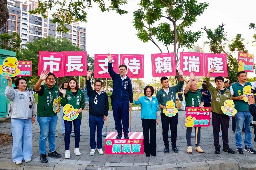 高雄市長初選倒數！議長議員陪同賴瑞隆啟動晨間路口拜票　