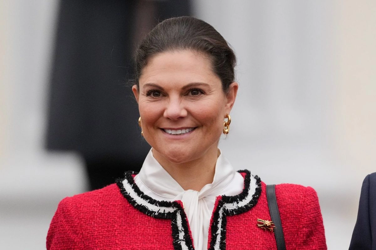 2025年11月18日，瑞典王儲維多利亞公主抵達德國柏林貝爾維尤宮，與德國總統施泰因邁爾會面。（美聯社）