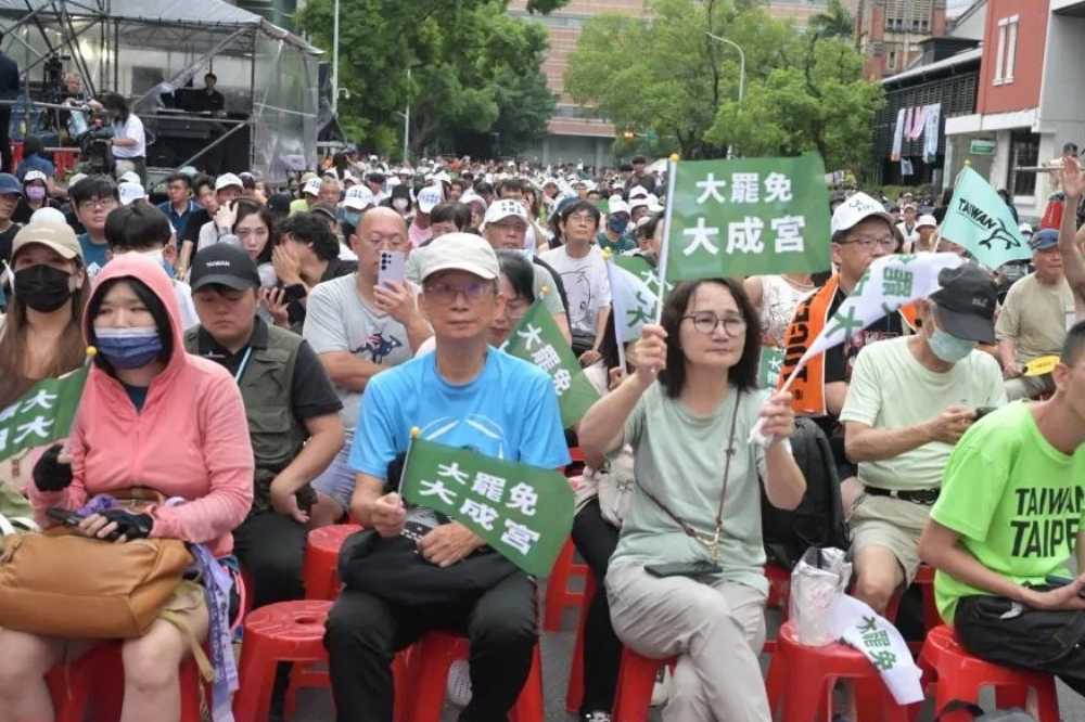 兩波大罷免均以失敗告終,重創綠營及支持者的氣勢。(資料照片/張哲偉攝)