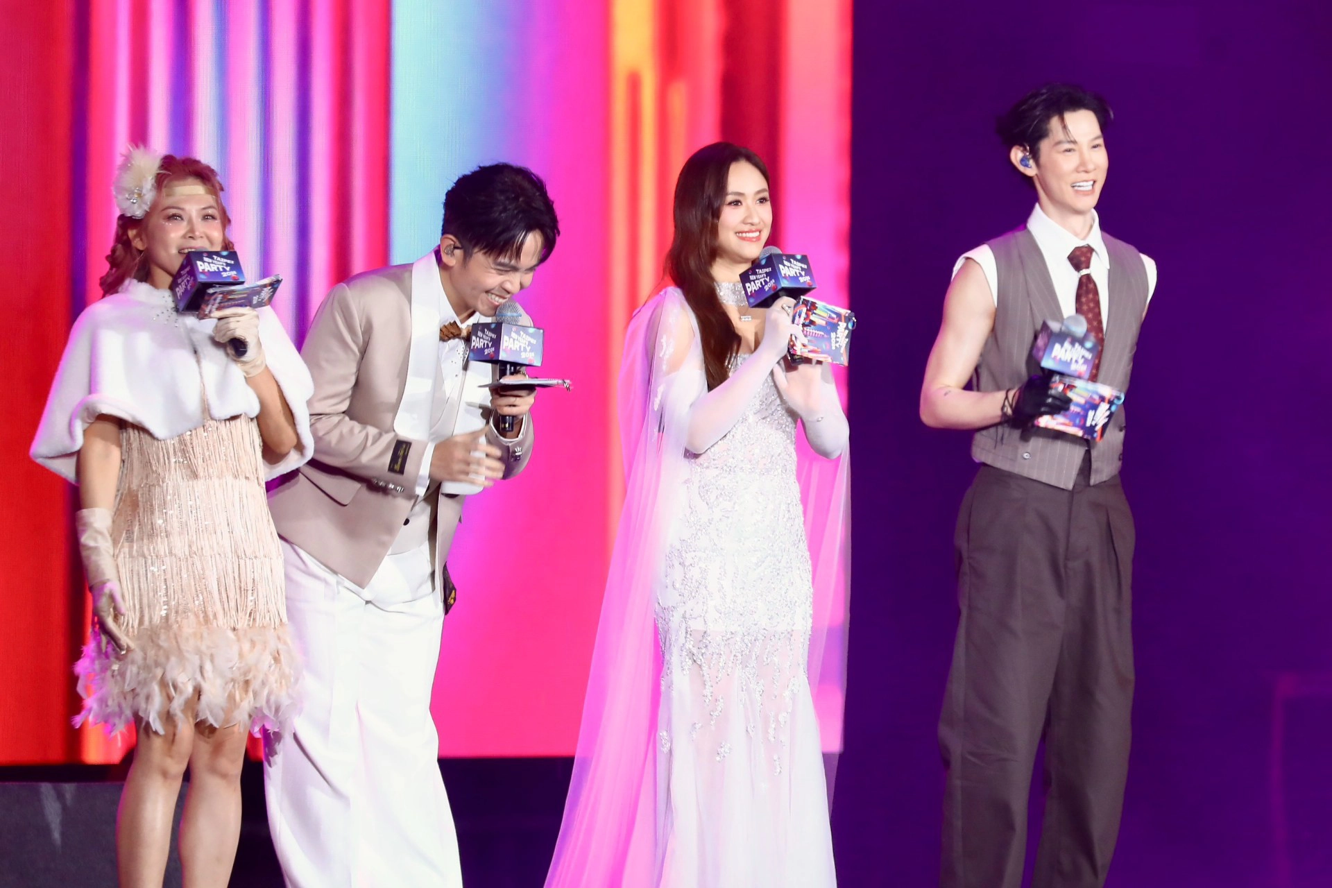 主持人Sandy吳姍儒、黃豪平、夏和熙及圓圓。（王侑聖攝）