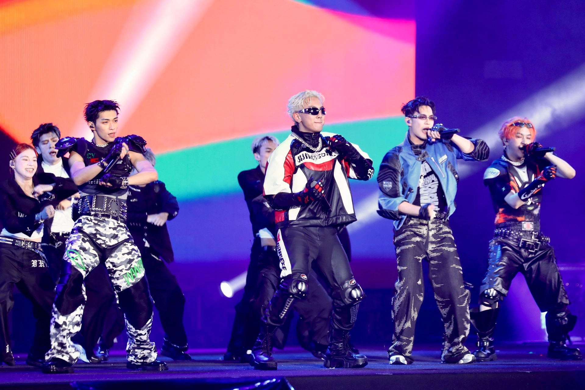 U:NUS與VHZ Dance Crew。（王侑聖攝）