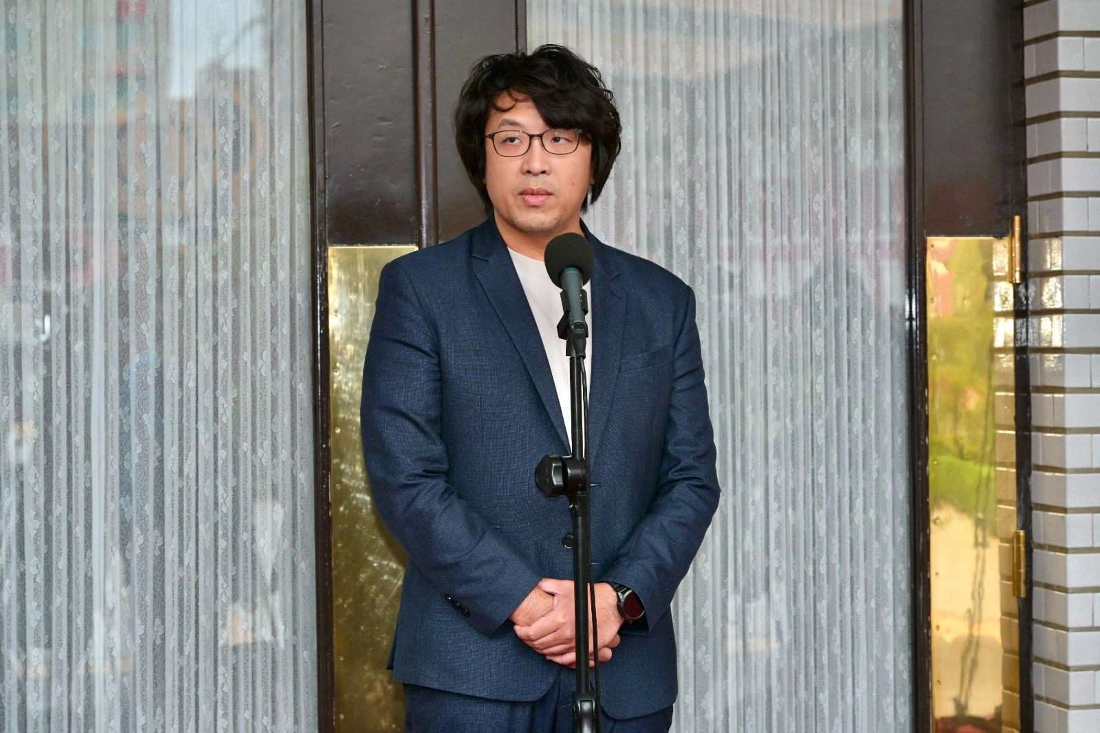 沈伯洋認為，許多長輩可能會認為，「既然有錢就能解決，為什麼不找代孕生一個「自己的」？」沈伯洋直言這種壓力會變成婚姻中沉重的枷鎖，讓更多人對婚姻感到卻步。（資料照片／張哲偉攝）