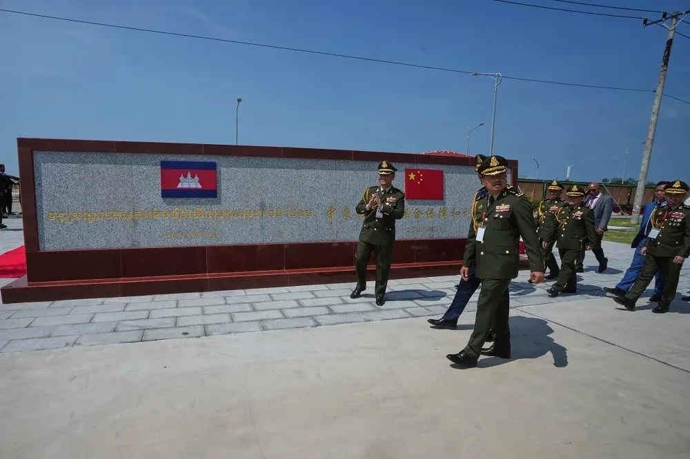 �й������կ֮���ڻ�ɫ��ҵ�ϵ�Ĭ�����������Ѿã����ڽ���ʮ������ͻ���� �������磩