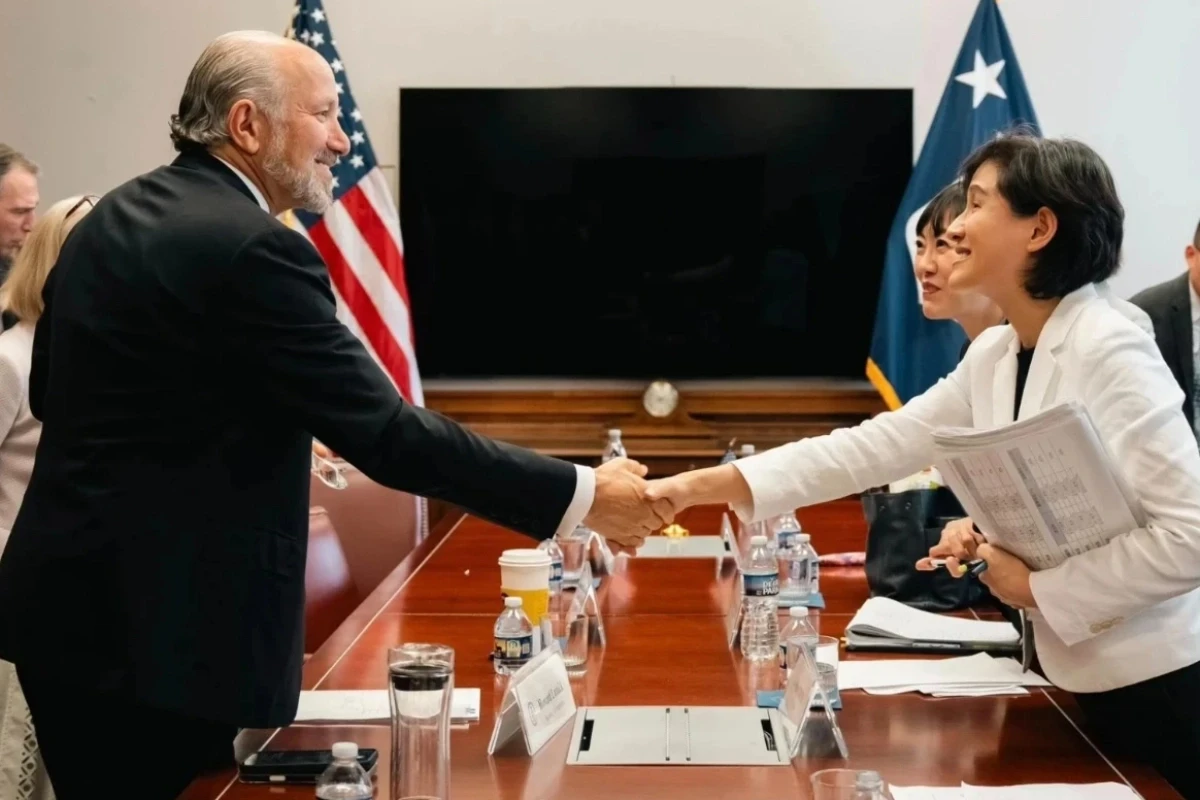 ̨����˰̸��  ���Ϻ�����������ʲô��