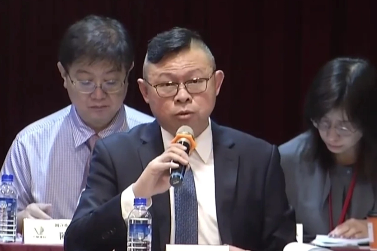 因「誰當家」問題遲遲無解，林家宏旗下大將鄭斯聰辭任董事，市場解讀為談判正式破局的關鍵訊號。（大華建設YT）