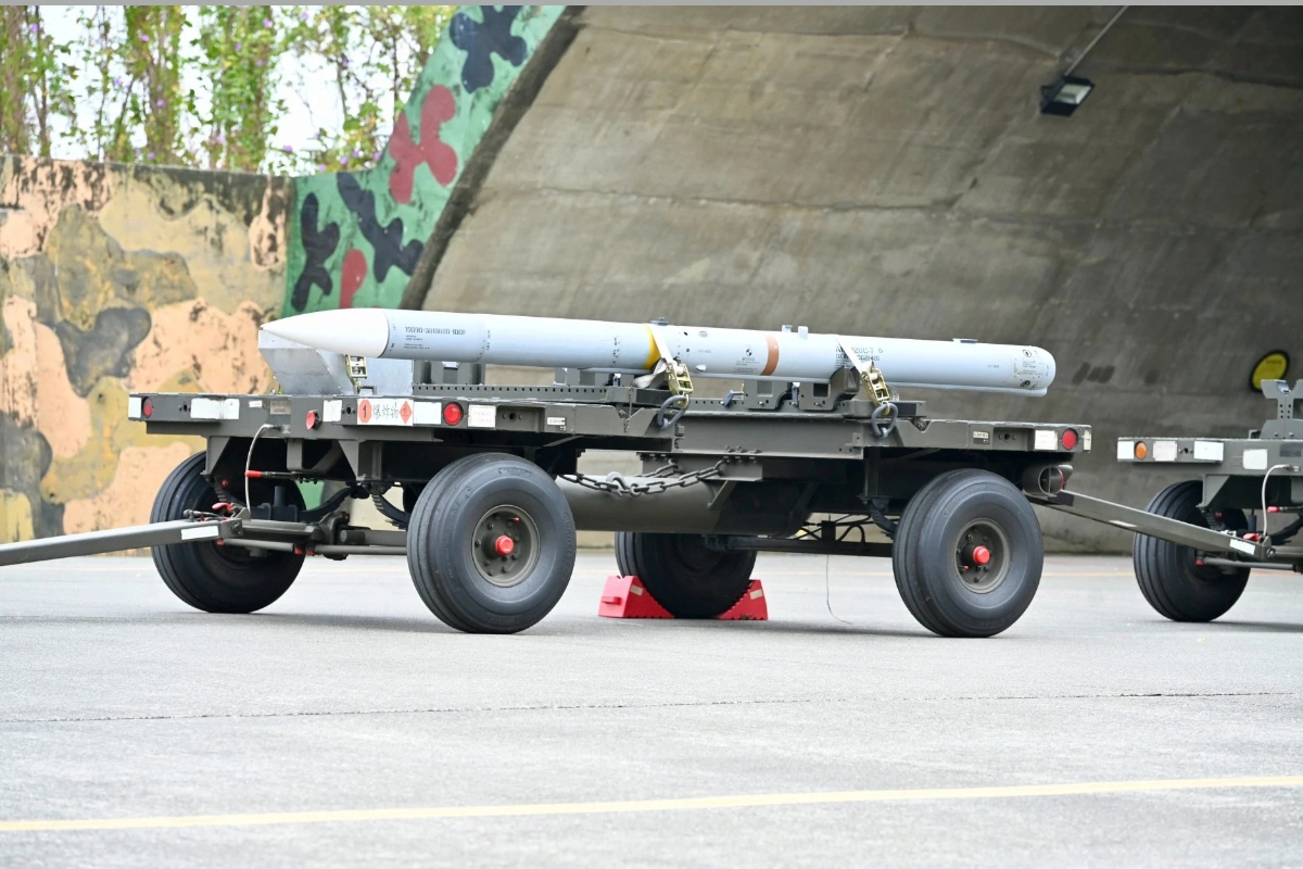 AIM-120主動式中程雷達導引空對空飛彈。(張哲偉攝)