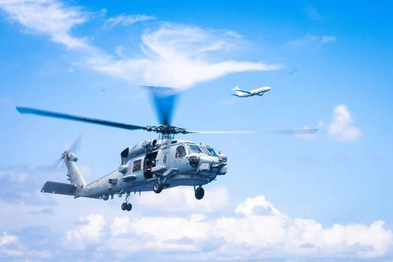 圖為澳洲皇家海軍的MH-60R海鷹反潛直升機。(澳洲皇家海軍官方Facebook)