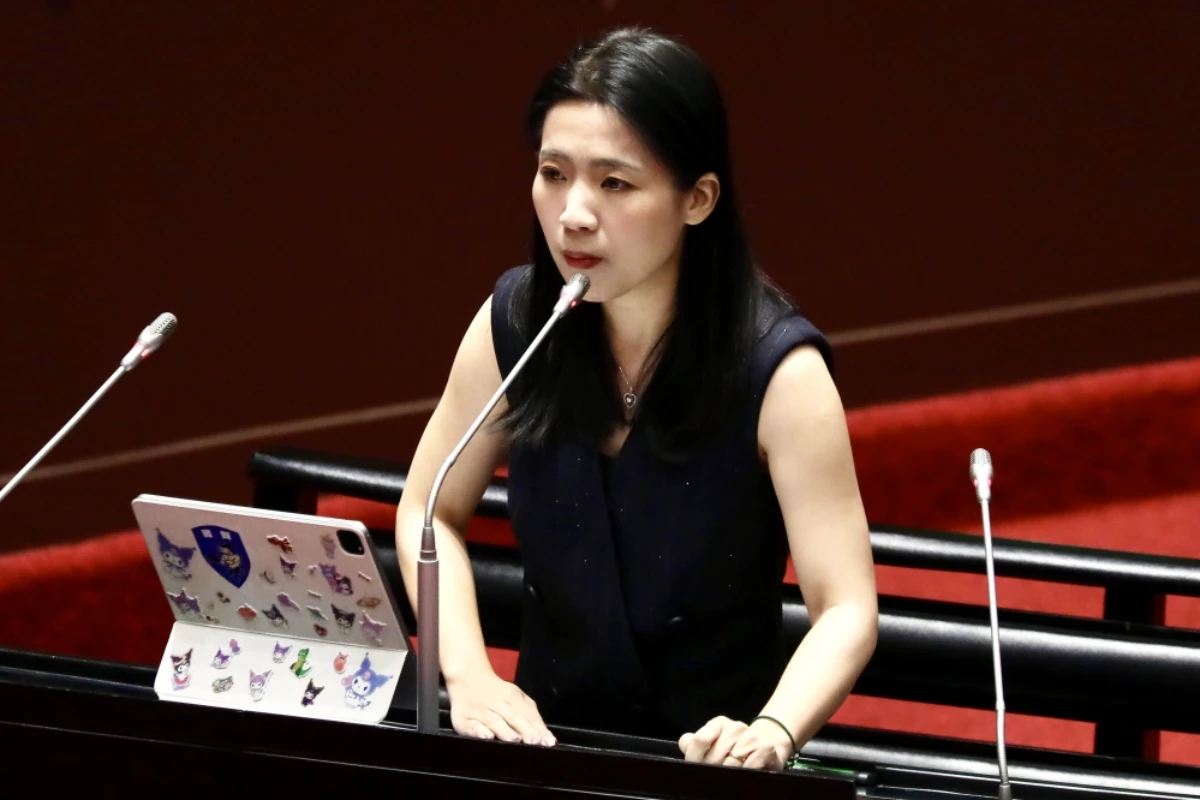 杜秉澄開庭怨「選上就切割」 徐巧芯反擊:他不是家人、互動有限 -- 上報