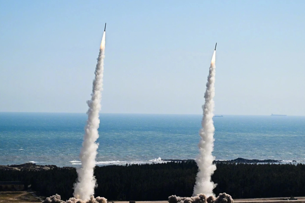 中國解放軍東部戰區去年(2025年)於29日、30日進行「正義使命-2025」圍台軍演。(擷取央視微博)