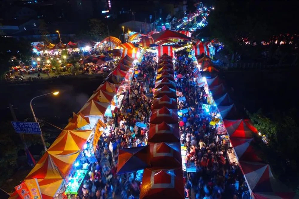 2026 屏東潮州春節市集、內埔年街不夜城來了!除夕開跑連續營業五天 交管、停車場一次看 -- 上報