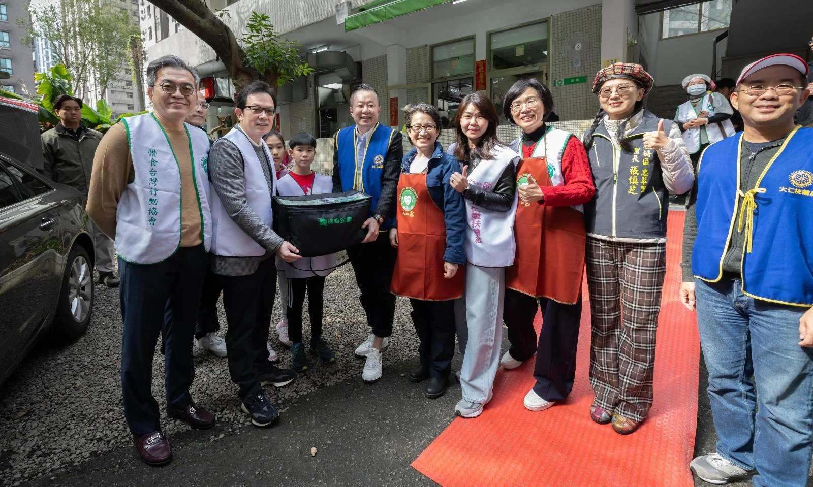 做好事過好年 蕭美琴到惜食廚房當志工 -- 上報