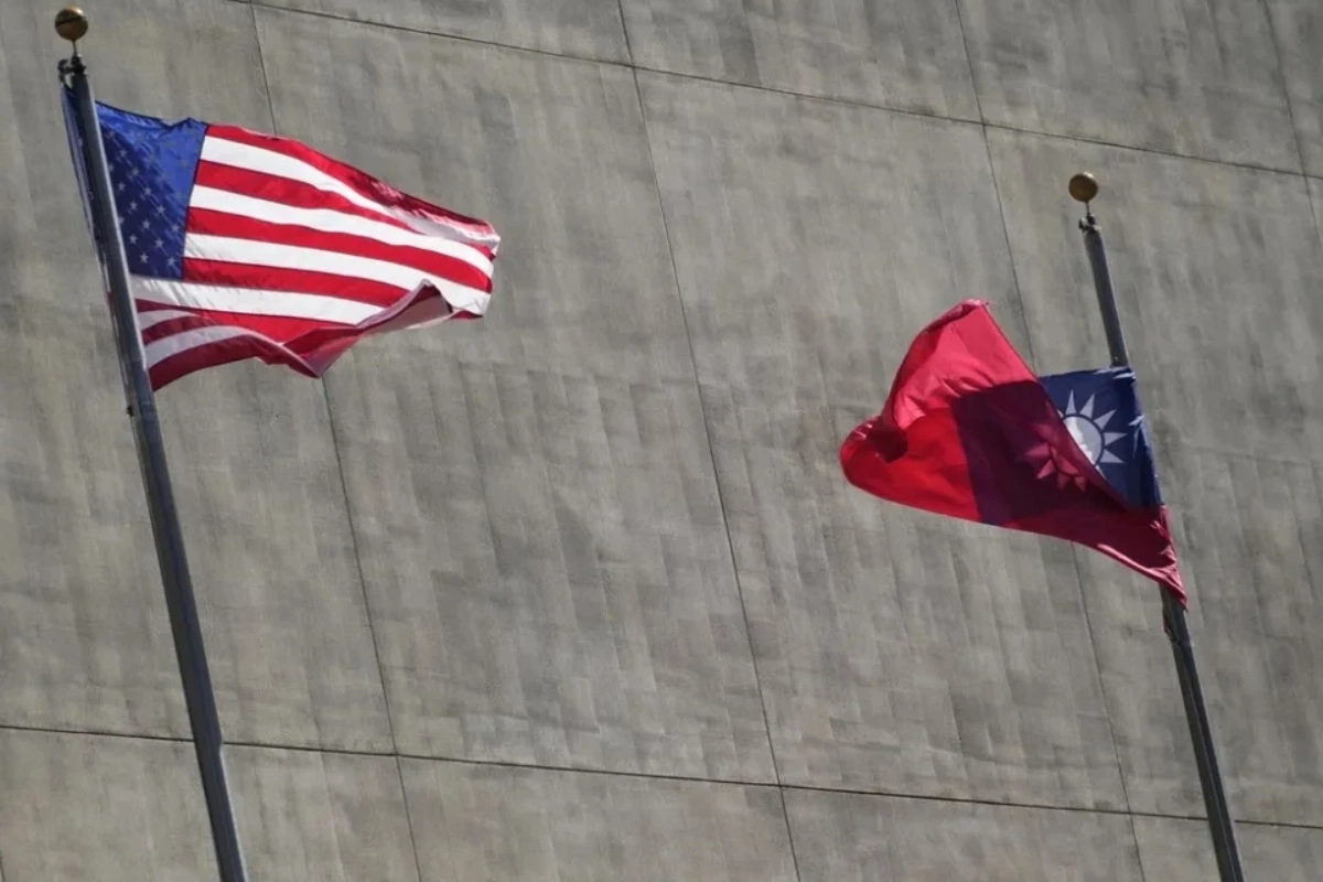 整个80年代,当台湾岛内风起云涌掀起解严运动时,美国几乎可以说是同步远程参与整个过程。 (美联社)