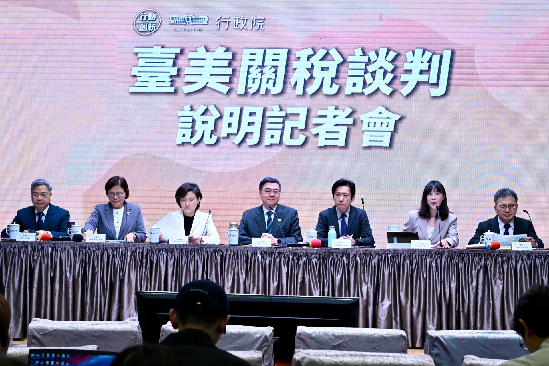 川普關稅遭判違法 施俊吉曝「曾勸賴政府等判決」嘆未獲採用 -- 上報