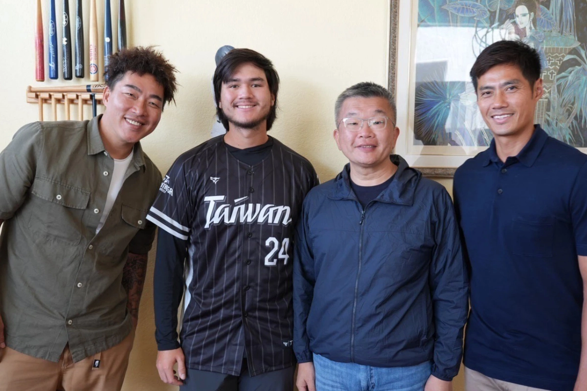 「龍仔」大聯盟春訓左手肘受傷 蔡其昌:未骨折待詳細檢查 -- 上報