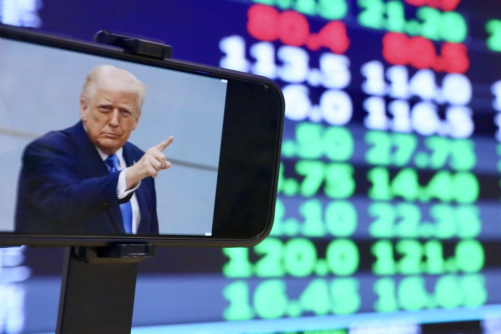 伊朗開戰台股也遭殃 一度暴跌逾770點、台積電也遭殃 -- 上報