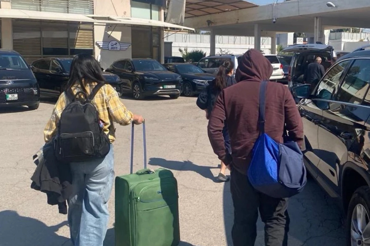 外交部積極協助兩名在以色列的國人順利離境。(外交部提供)