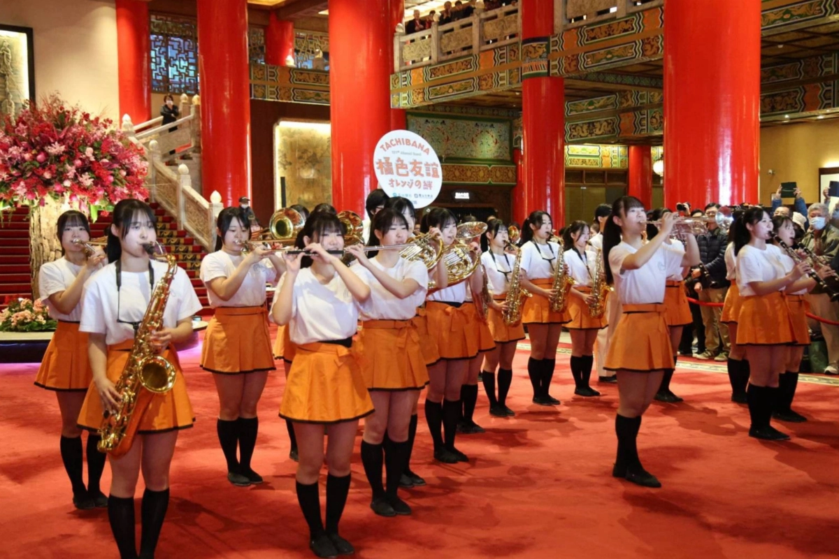 「橘色惡魔」帶來《High School Musical》、《美女與野獸》以及招牌曲《Sing Sing Sing》等曲目。