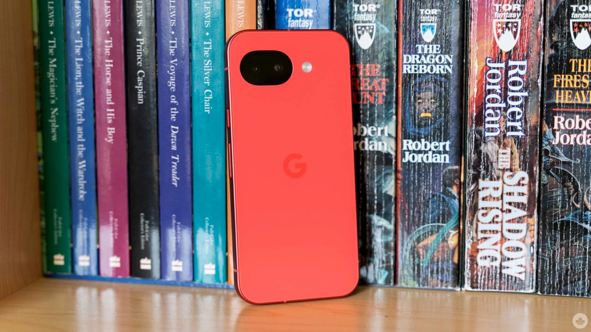 Google Pixel 10a 以 AI 輕旗艦定位陪伴日常生活與探索世界,從知識到旅行靈感,一機在手,宛如同時「讀萬卷書、走萬里路」。(李育嫺攝)