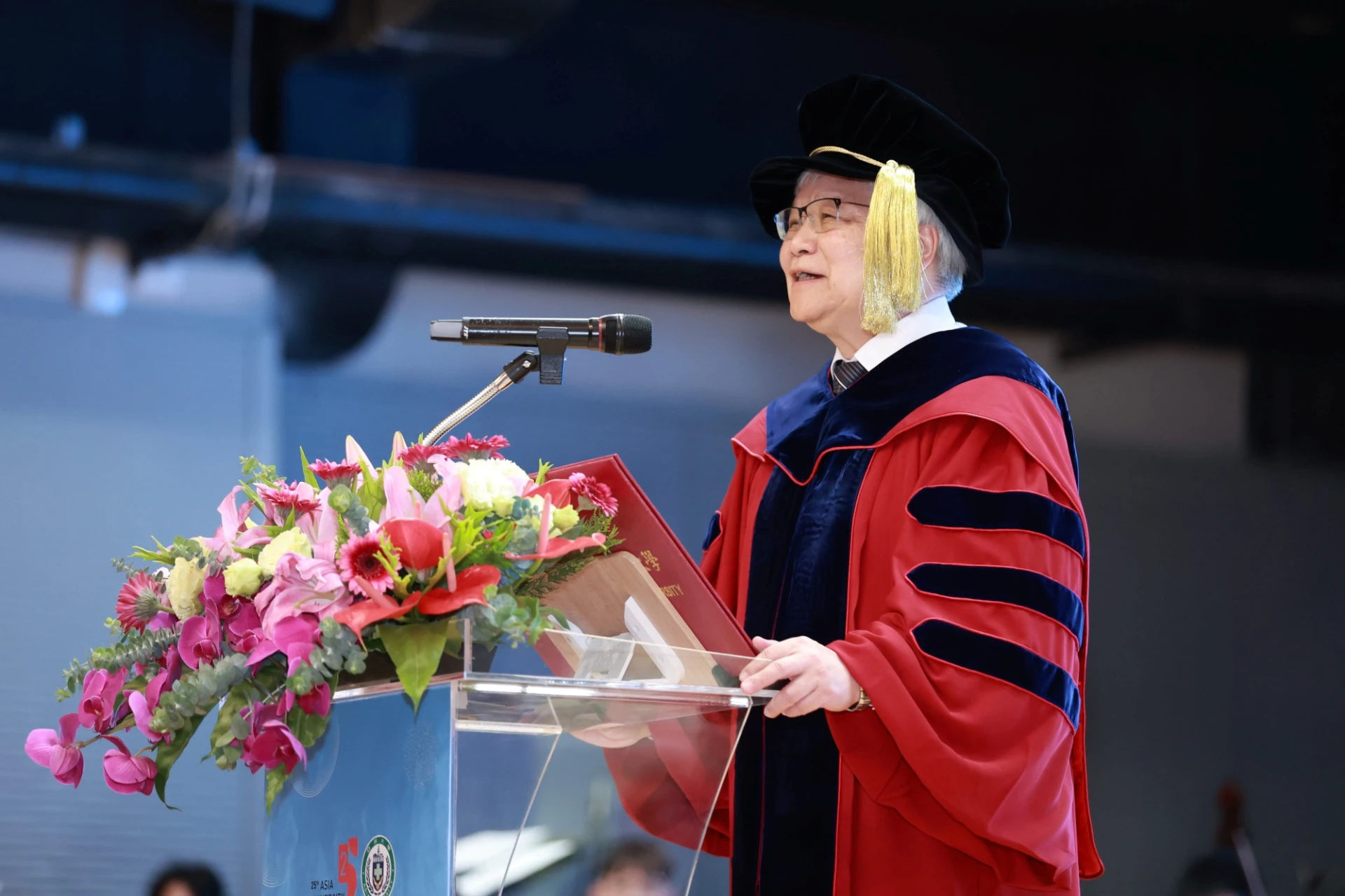 魏哲家嗆中國機器人「好看沒用」 致詞金句連發「95%大腦都台積電做的」 -- 上報