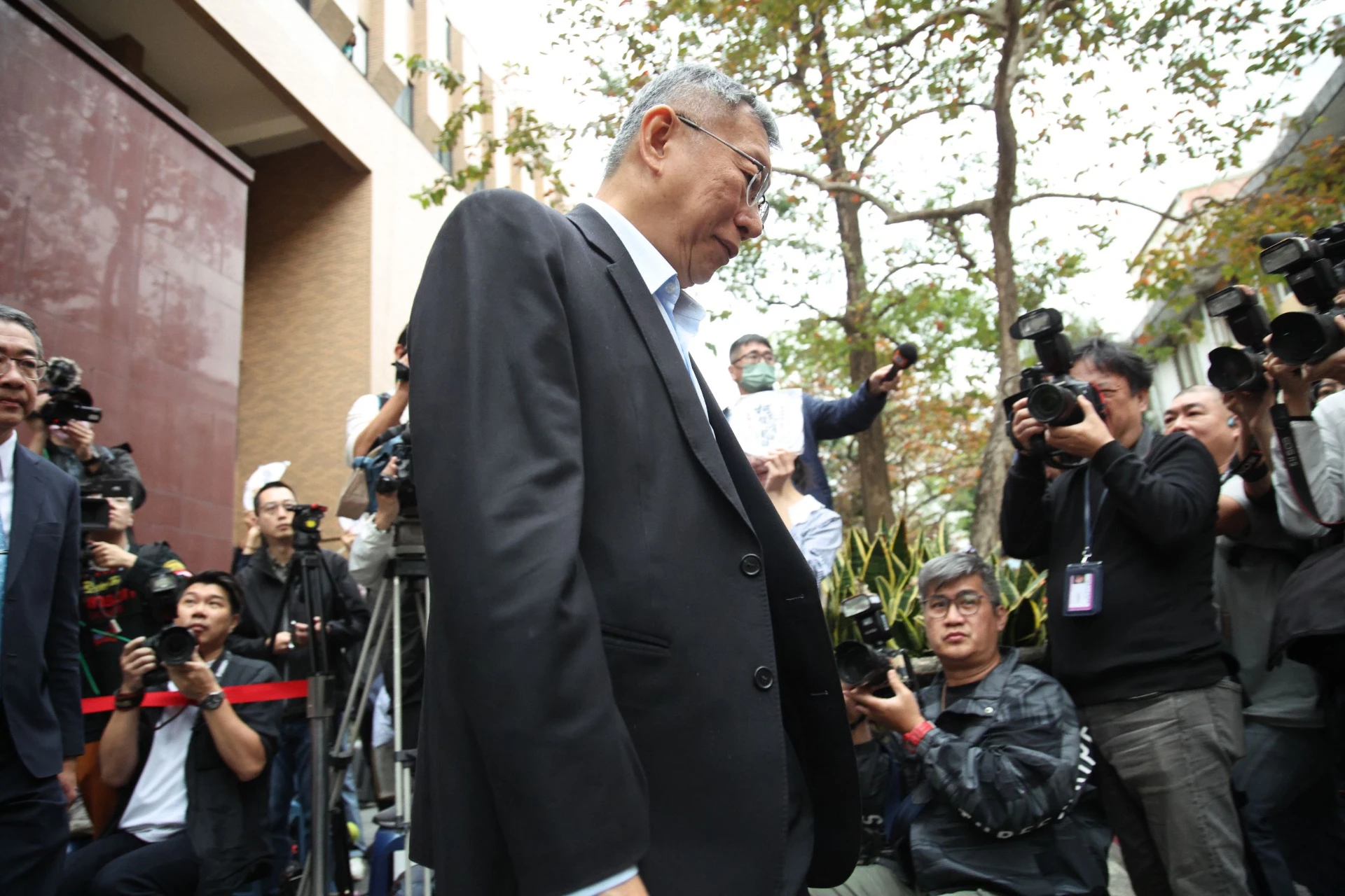 柯文哲重判17年情理中 郝市府法規主委:柯市府站不住腳 -- 上報