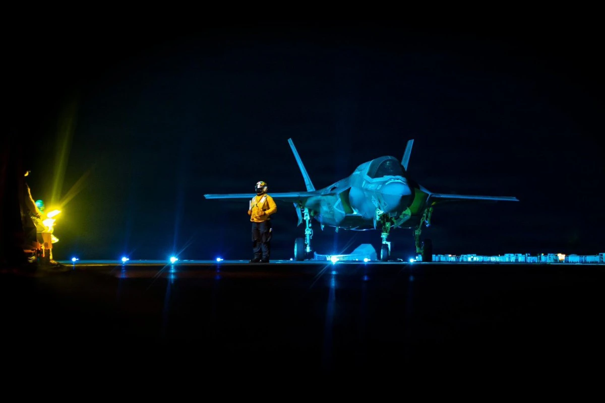 美軍逾1萬兵力封鎖荷莫茲稱24小時內無船突破 軍武配置一次看 -- 上報